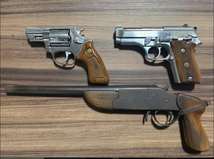 Armas localizadas pela PF de SP durante operação contra crime organizado — Foto: Divulgação PF