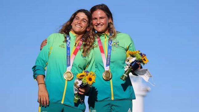  Martine Grael e Kahena Kunze conquistam ouro na vela e se tornam bicampeãs olímpicas — Foto: REUTERS