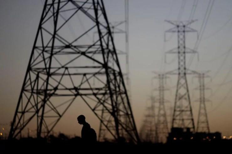 Preço médio da energia elétrica caiu 4,04% em novembro, exercendo a maior contribuição negativa no IPCA — Foto: Ueslei Marcelino/Reuters