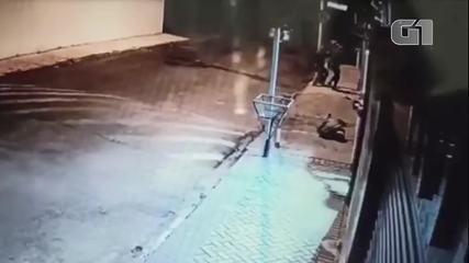 Vídeo mostra momento em que policial é baleado por bando que atacou agências em Botucatu