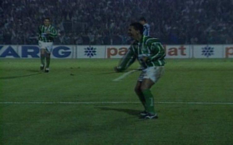 Em 1996, Palmeiras vence o Grêmio por 3 a 1 pelas semifinais da Copa do Brasil