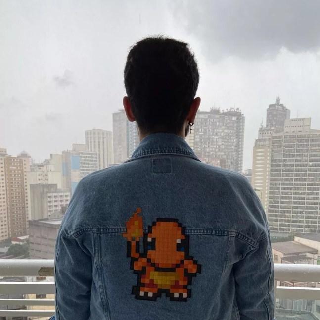 Icaro com jaqueta do Pokémon Charmander — Foto: Reprodução/ Instagram