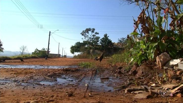 Quatro mil moradores de Bauru sofrem com a falta de saneamento básico