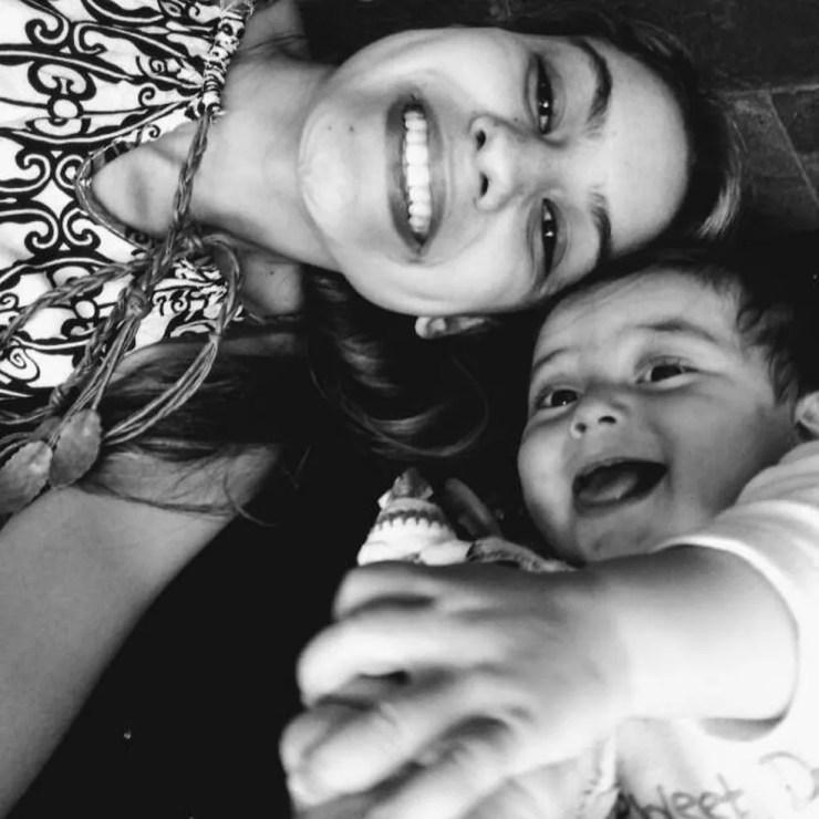 Taina de Queiroz Mendes e filha de 8 meses estão sumidas há mais de 20 dias — Foto: Arquivo Pessoal/Raul Kennedy da Silva