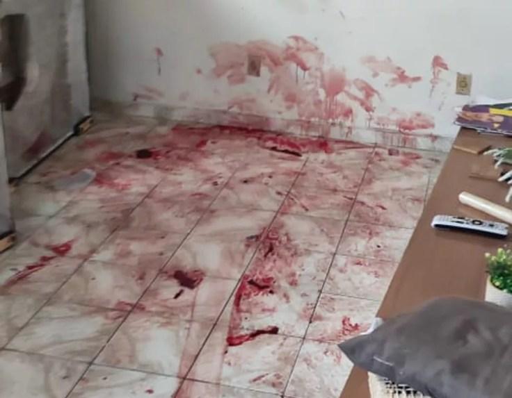 Casa de mulher de 50 anos ficou repleta de sangue após ação policial no Jacarezinho — Foto: Reprodução