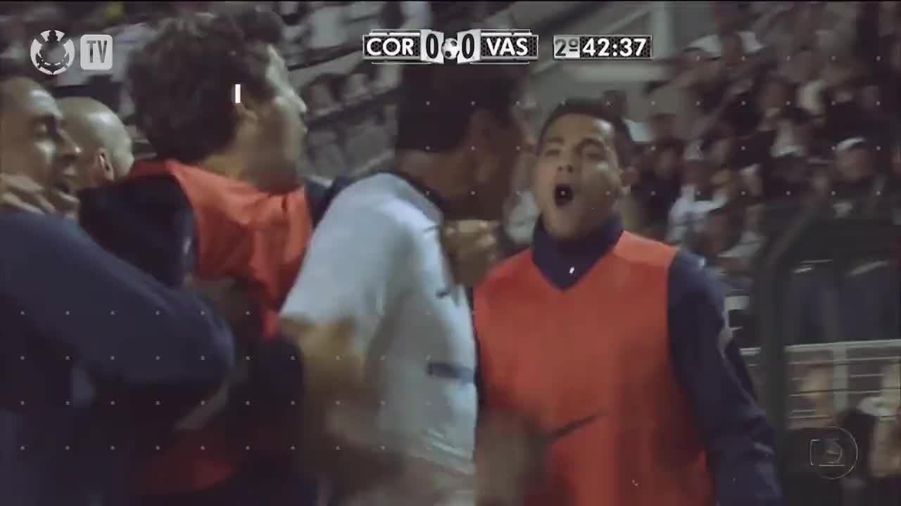Campeões da Libertadores pelo Corinthians relembram gol de Paulinho contra o Vasco