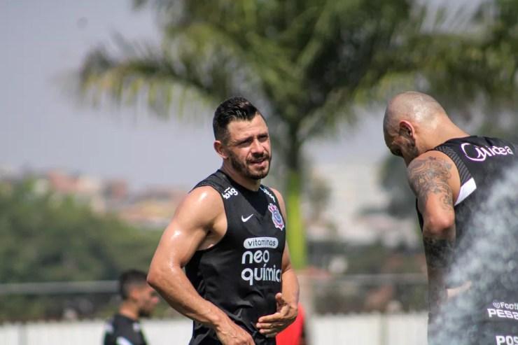 Giuliano em treino do Corinthians no CT  — Foto: Rodrigo Coca/Ag.Corinthians
