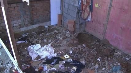Polícia encontra corpos e ossos enterrados na casa de pintor, na Favela Alba, em 2015