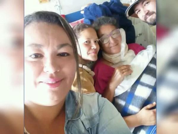 Carmem recebeu visita da família durante recuperação no Conjunto Hospitalar de Sorocaba  (Foto: Arquivo Pessoal)