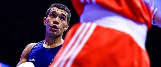 Luiz Oliveira avança no Mundial de Boxe  — Foto: AIBA