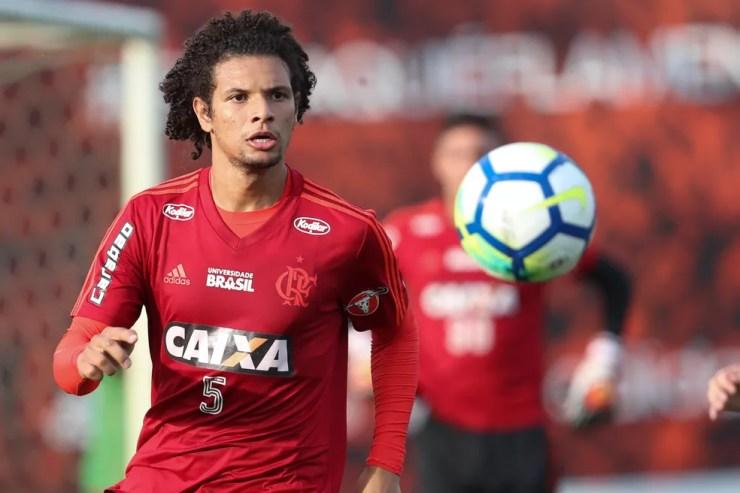 William ArÃ£o estÃ¡ no Flamengo â Foto: Gilvan de Souza