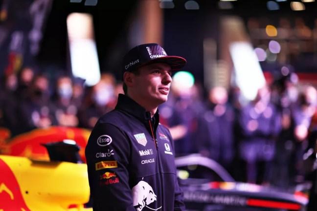 Max Verstappen participou de comemoração do título de pilotos da F1 na fábrica da RBR, no Reino Unido — Foto: Alex Pantling/Getty Images