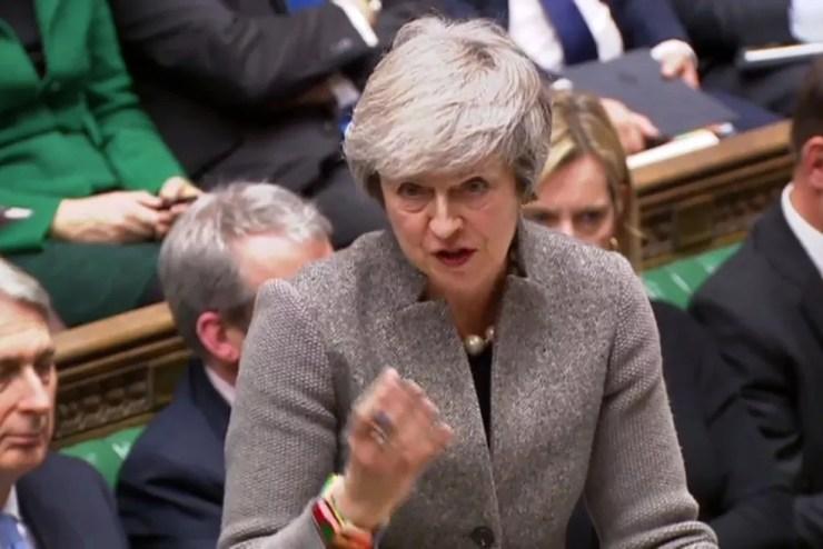 Premiê britânica, Theresa May, fala no Parlamento nesta segunda-feira (17).  — Foto: AFP