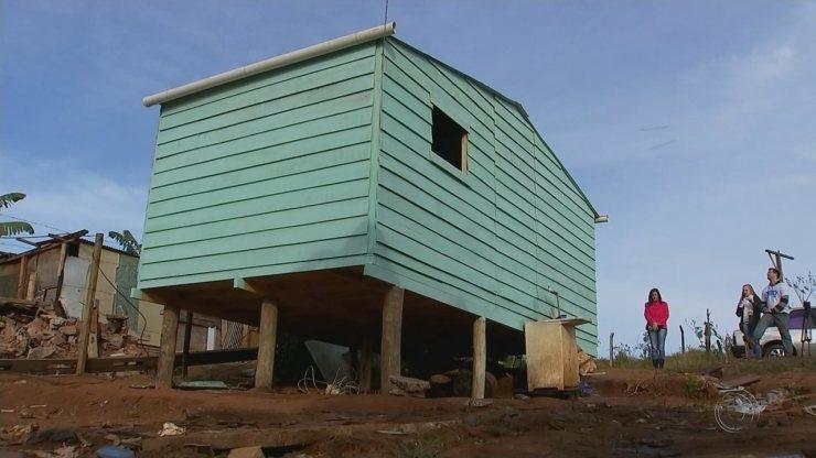 Projeto em Bauru garante casas construídas em seis dias a famílias em situação de risco