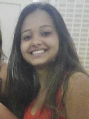Evelyn Janaína Cordeiro de Oliveira tinha 17 anos (Foto: Arquivo Pessoal)