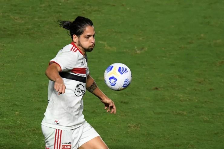 Benítez chegou a ficar oito jogos fora do São Paulo por lesão — Foto: Alexandre Durão