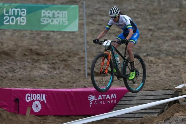 Jaqueline Mourão é bronze no ciclismo mountain bike do Pan de Lima — Foto: Abelardo Mendes Jr/Rededoesporte.gov.br