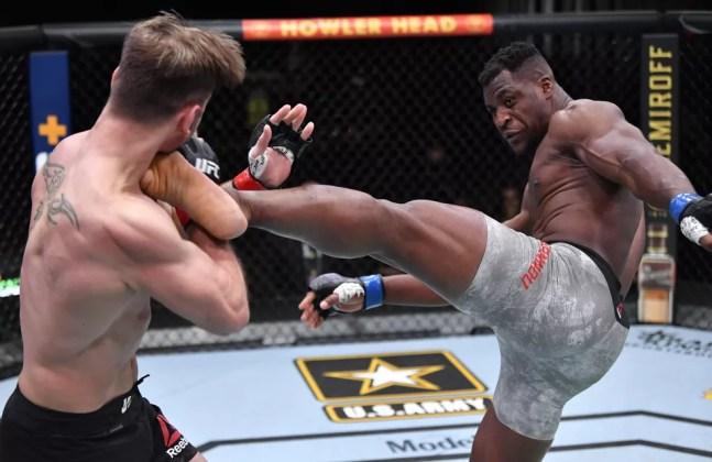 Francis Ngannou Stipe Miocic UFC 260 — Foto: Getty Images