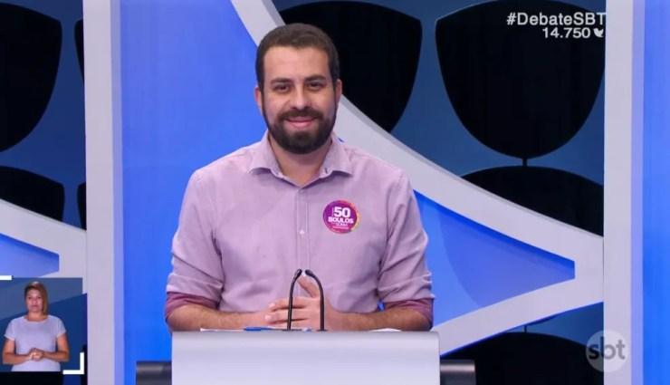 O candidato do PSOL à Presidência, Guilherme Boulos, no debate do SBT — Foto: Reprodução