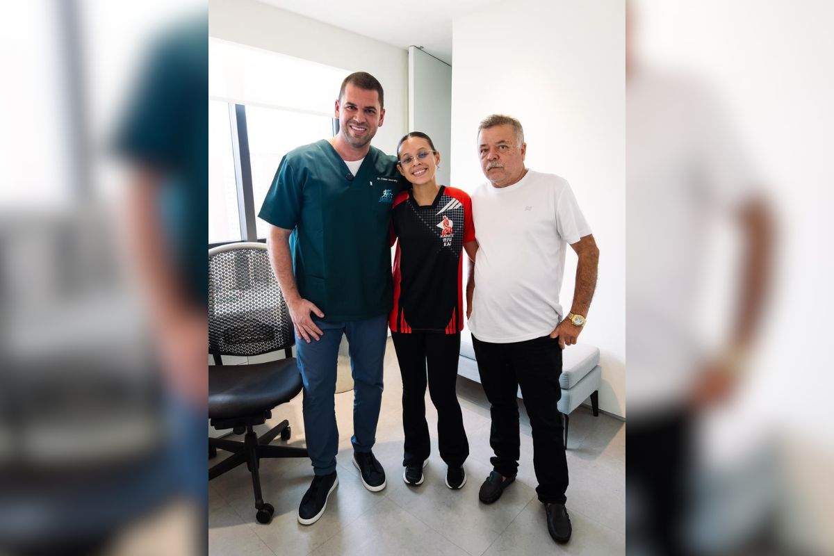 Dr. César Janovsky com atleta beneficiado pelo Instituto Transforma Esporte  Imagem: Reprodução / Arquivo Pessoal