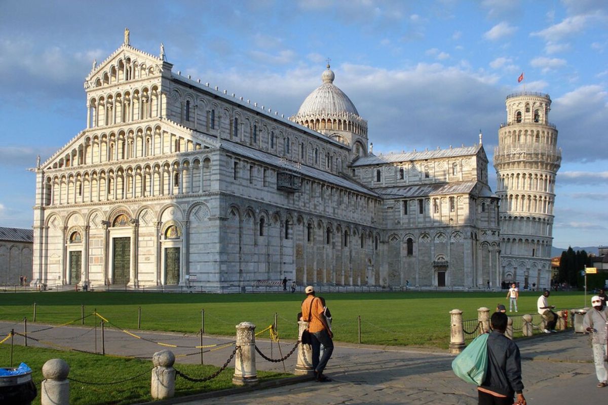 Catedral e Torre de Pisa, Itália (1173 e 1372)